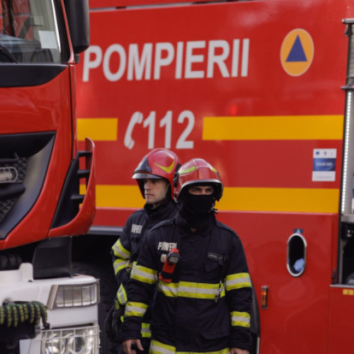 Incendiu în Sectorul 5: Un tânăr a murit, tatăl său rănit