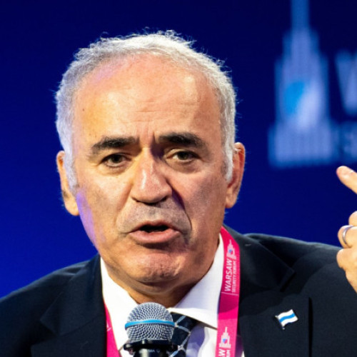Garry Kasparov face apel la vot la alegerile din 18 mai