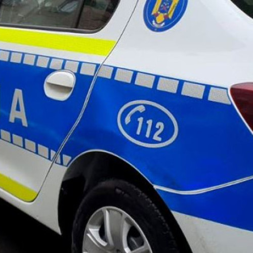 Ofiţeri de poliţie, cercetaţi pentru corupţie. Au şantajat directorul unui grup farmaceutic pentru bani, telefoane şi un autovehicul