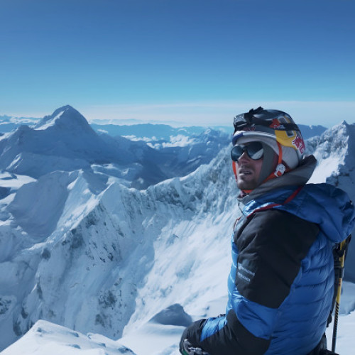 Andrzej Bargiel a realizat prima coborâre completă pe schiuri pe Everest fără oxigen suplimentar