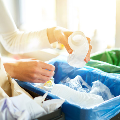 Românii reciclează doar o treime din deșeurile de plastic provenite din ambalaje