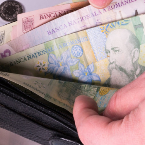 Guvernul amână decizia privind salariul minim, în ciuda protestelor sindicale și opoziției patronatelor