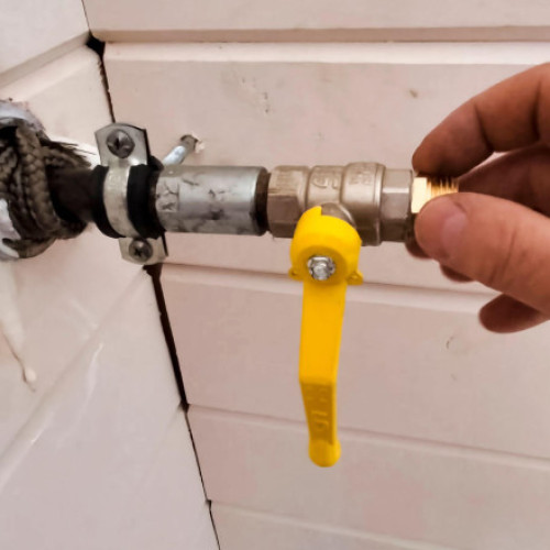 Avarie la rețeaua de gaze din sectorul 1, aproape o mie de clienți afectați