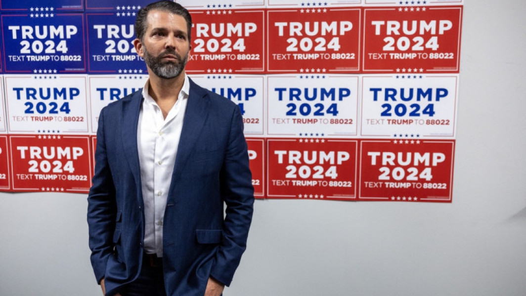Fiul lui Trump a primit o scrisoare cu praf alb de la poștaș - Fiul celui fost președinte american, Donald Trump, a fost atacat cu praf alb prin poștă.