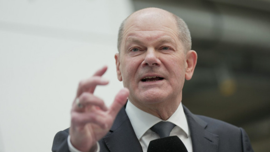 Olaf Scholz Infirma Macron: Germania Nu Va Trimite Trupe in Ucraina