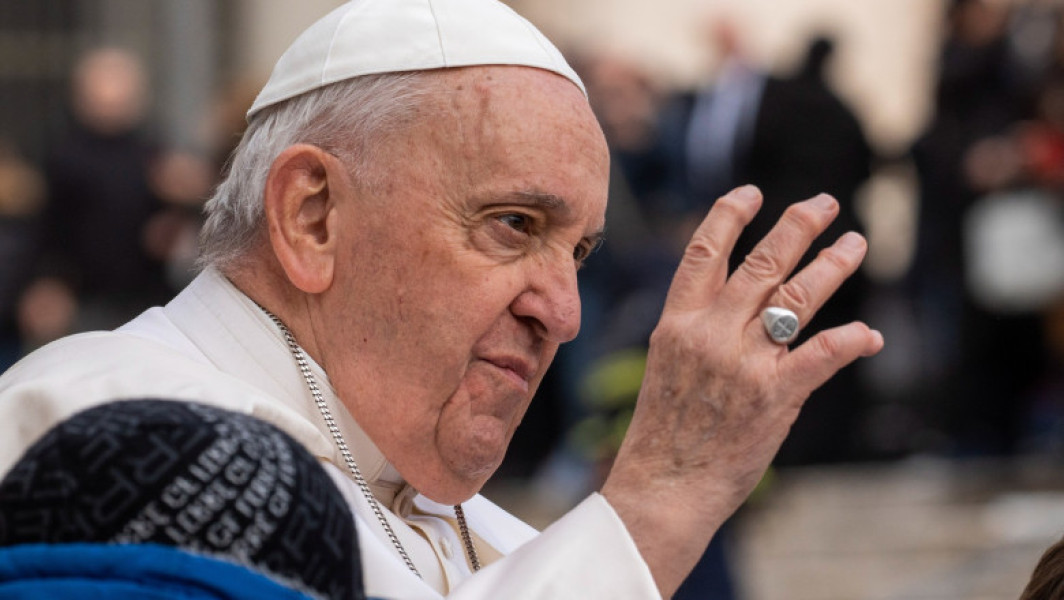 Vaticanul face precizări referitoare la scandalul provocat de îndemnul Papei către Ucraina de a ridica "steagul alb".