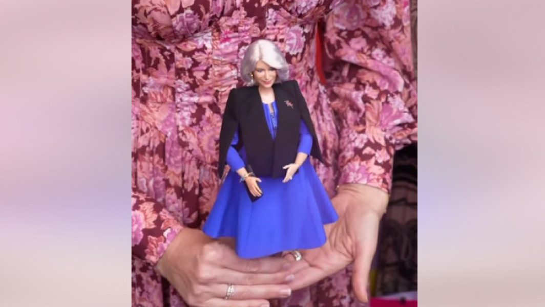 Regina Camilla a primit propria păpuşă Barbie la WOW Festival: "M-aţi întinerit cu 50 de ani