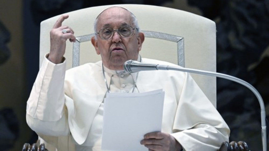 Papa Francisc face apel pentru negocieri privind încheierea războiului din Ucraina şi Gaza