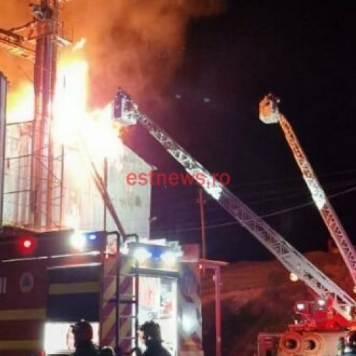 Incendiu puternic la o hală de furaje din Sălcioara! ISU Vaslui intervine cu 12 autospeciale și peste 40 de militari