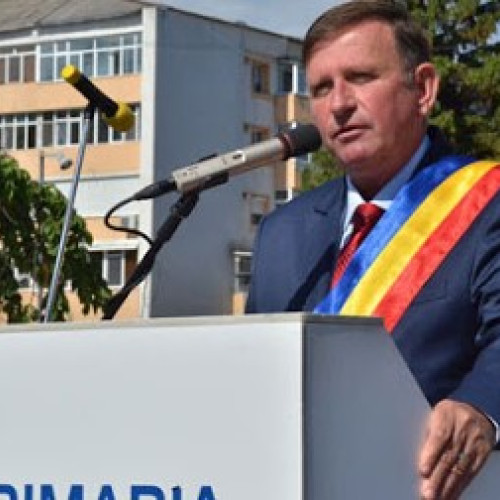 Mesajul primarului Vasile Pavăl de Ziua Absolventului de Liceu 2024: „Ne-ați făcut mândri cu roadele muncii voastre”