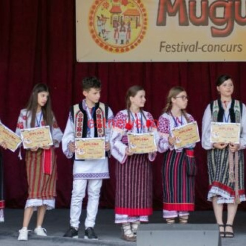 Festivalul-Concurs &quot;Muguri de Tezaur&quot; și-a desemnat câștigătorii la Hoceni